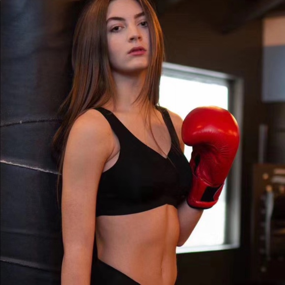 Comfy wireless and seamless bra and panty set. - Picture 5 of 11